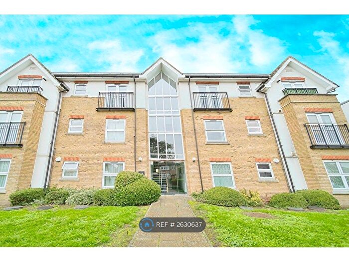 2 Bedroom Flat To Rent In Kemnal Court, Sidcup, DA14