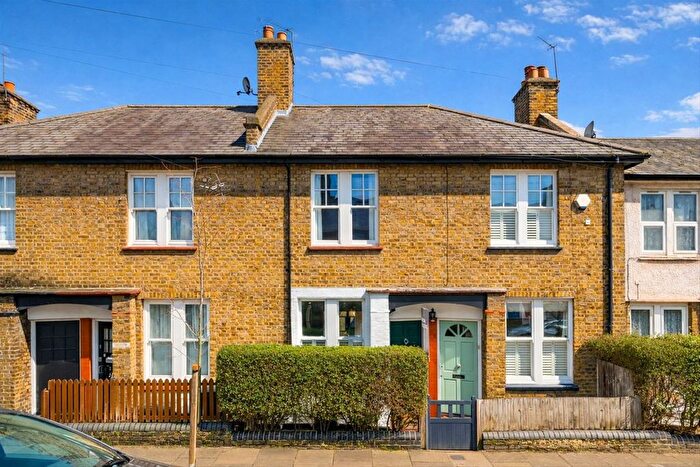 2 Bedroom Property For Sale In Cowick Road, Tooting, SW17
