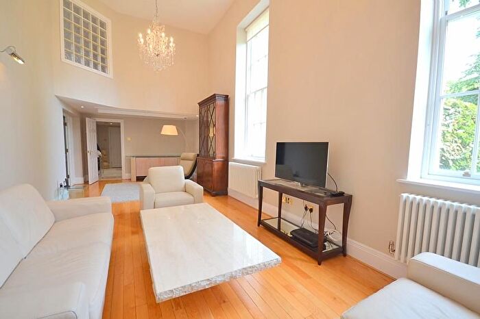 3 Bedroom Flat To Rent In Princess Park Manor, Royal Drive, Friern Barnet, London, N11
