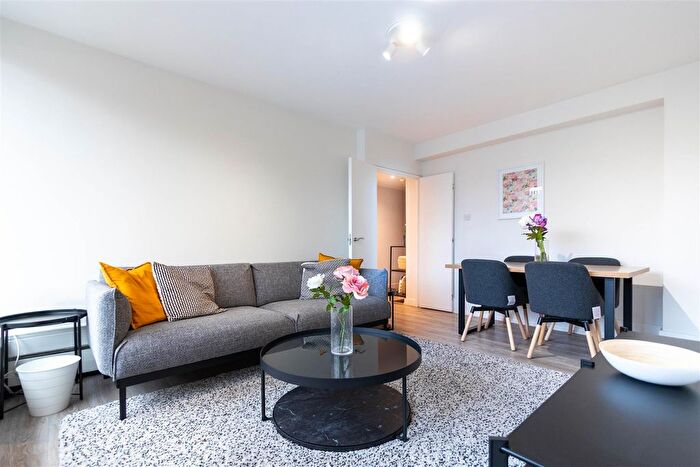 3 Bedroom Flat To Rent In Grosvenor Hill Court, Mayfair, W1K