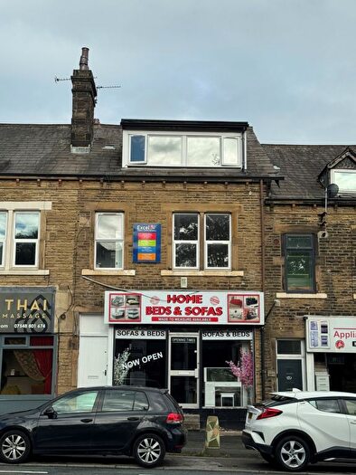 2 Bedroom Flat To Rent In Bradford Road, BD18