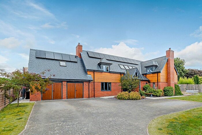 5 Bedroom Detached House For Sale In Ernley Drive, Montgomery, Powys, SY15
