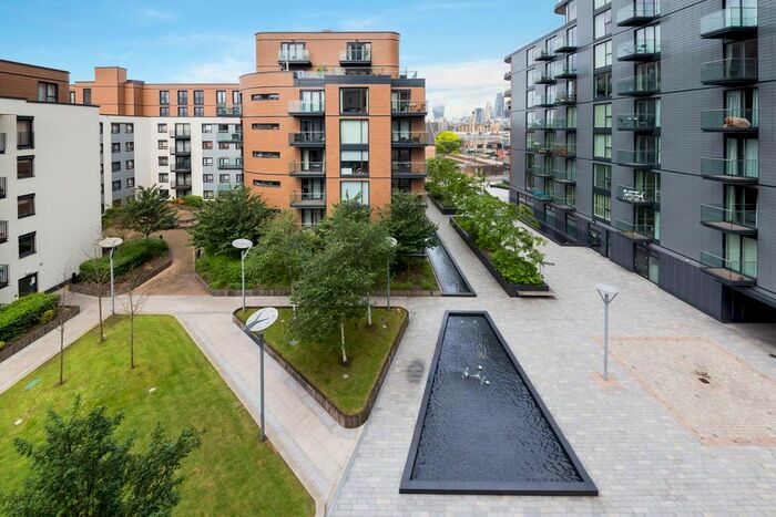 1 Bedroom Flat For Sale In Binnacle House, Cobblestone Square, E1W