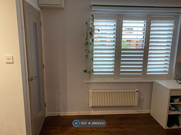1 Bedroom Flat To Rent In Weare Court, Bristol, BS1