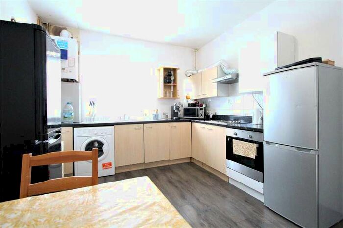 3 Bedroom Apartment To Rent In Honeypot Lane, Stanmore, HA7