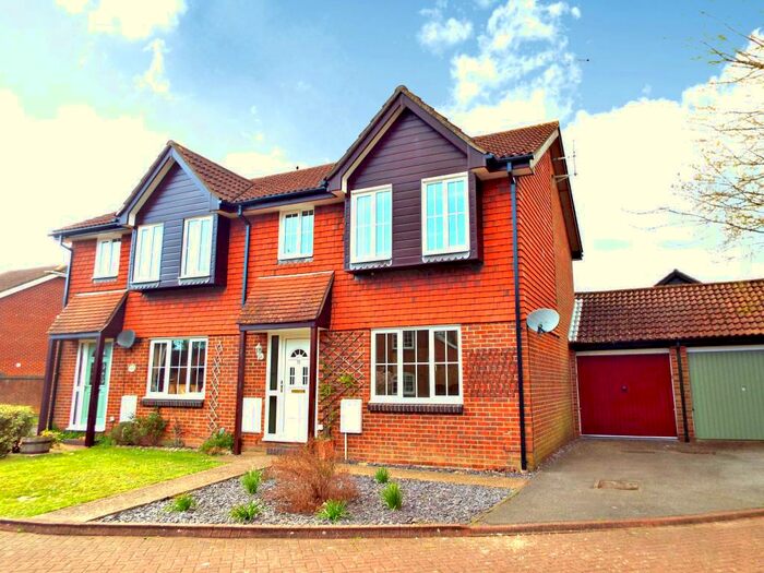 3 Bedroom House To Rent In Holly Hatch Road, Totton, SO40