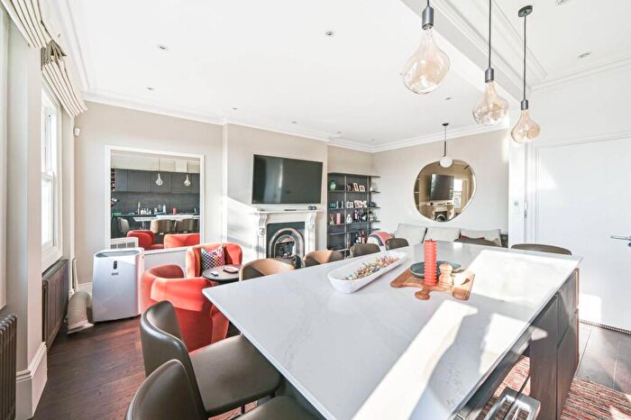 4 Bedroom Flat To Rent In Fellows Road, Swiss Cottage, London, NW3