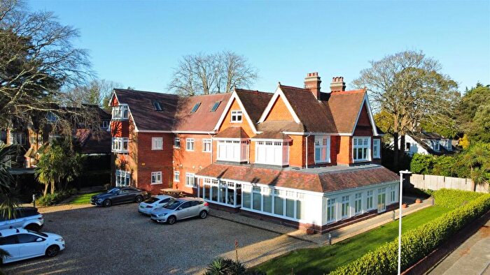 2 Bedroom Apartment For Sale In Pinewood Road, Branksome Park, BH13