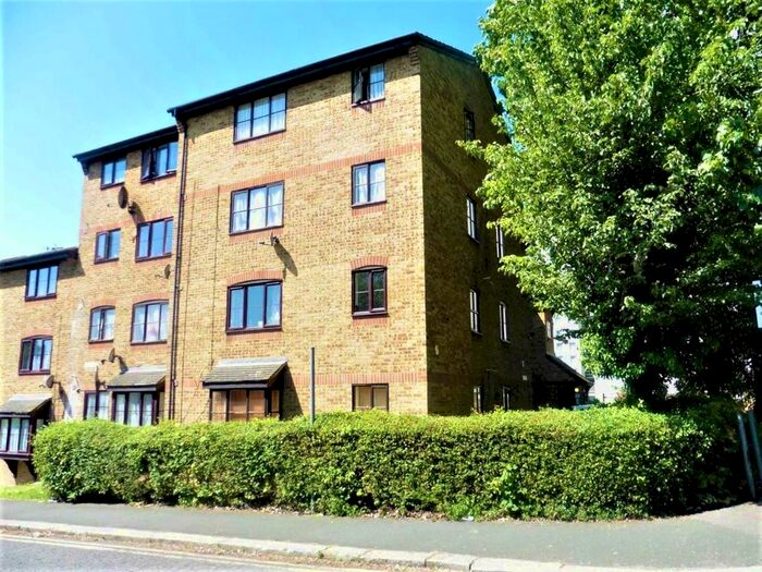 1 Bedroom Flat To Rent In Sejant House, Bridge Road, Grays RM17