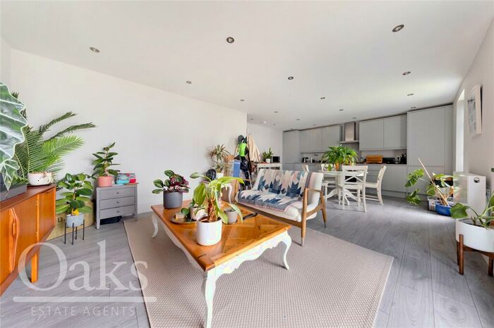 2 Bedroom Apartment To Rent In Tavistock Road, Croydon, CR0