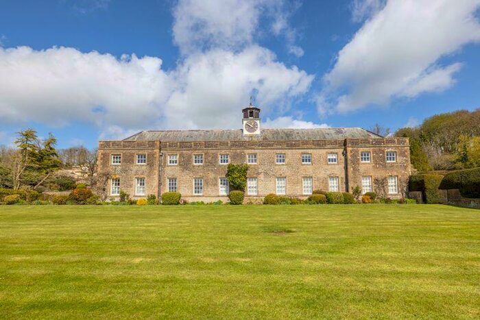2 Bedroom Flat For Sale In Nr Bruton - Light And Airy Apartment In Parkland Setting., BA10