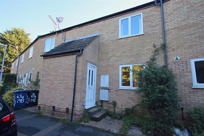 2 Bedroom Terraced House To Rent In Moss Bank, Cambridge, CB4