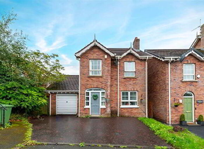 3 Bedroom TownHouse For Sale In Mount Eagles Square, Belfast, BT17