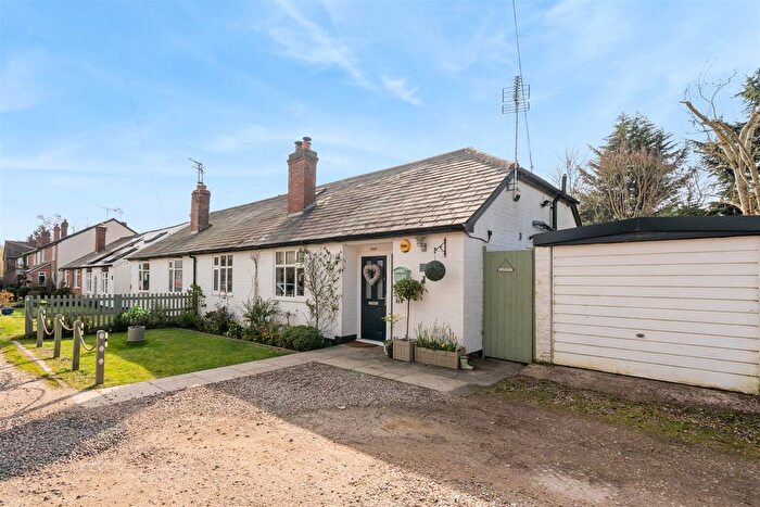 3 Bedroom Semi-detached Bungalow For Sale In Meadow Lane, Lapworth, Solihull, B94