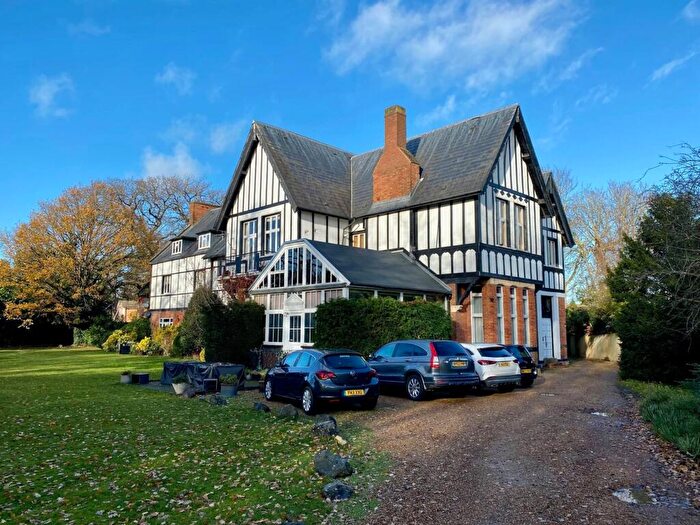 2 Bedroom Flat For Sale In Bickley Park Road, Bromley, BR1