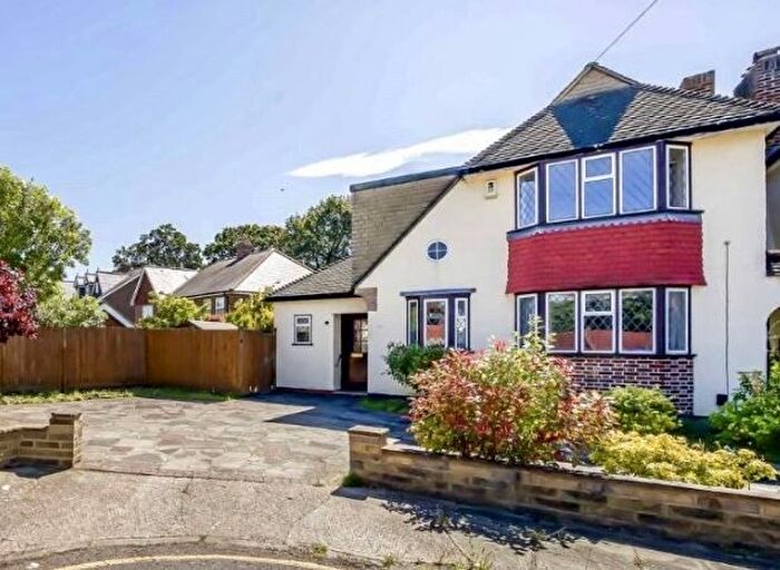 4 Bedroom Property To Rent In Appleton Gardens, New Malden, KT3