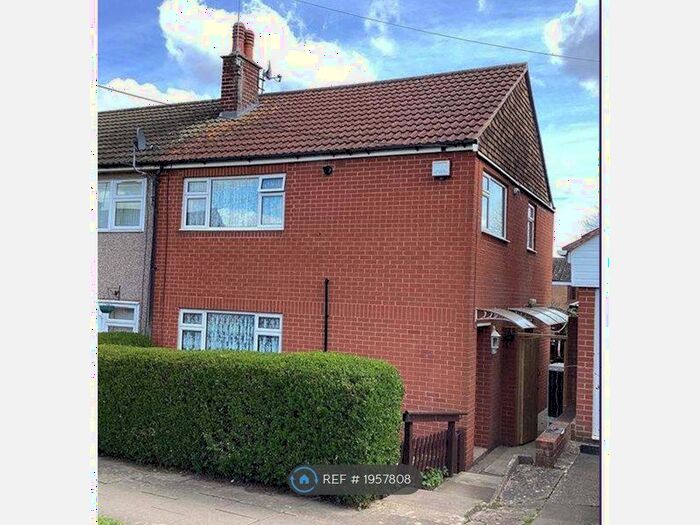 3 Bedroom Semi-Detached House To Rent In Penrose Close, Coventry, CV4