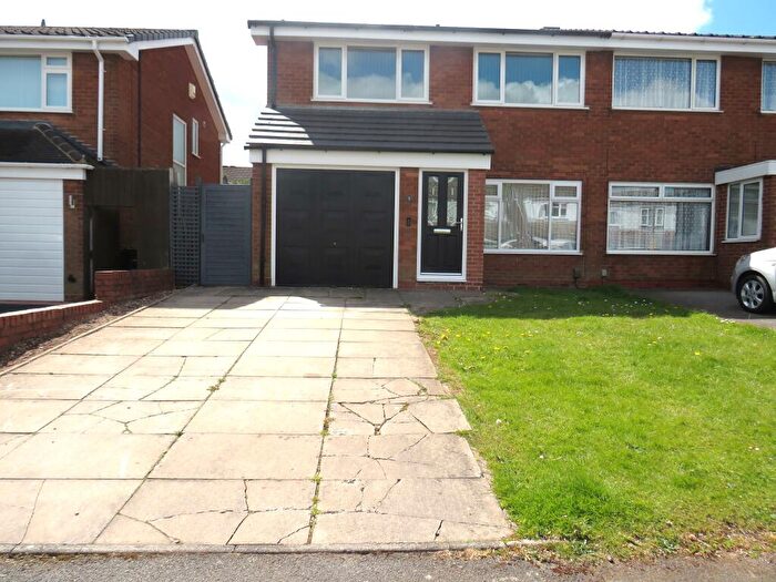 3 Bedroom Semi-Detached House To Rent In Humber Grove, Birmingham, B36