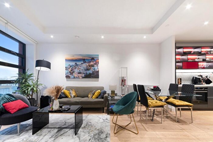 1 Bedroom Apartment For Sale In Defoe House, London City Island, London, E14