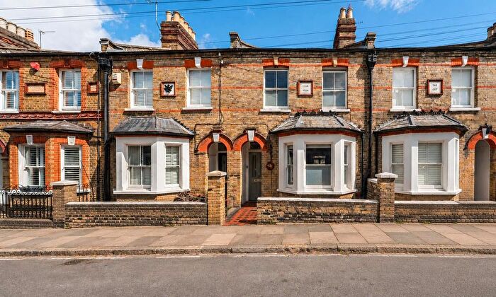 3 Bedroom Property For Sale In Albany Road, Windsor, Berkshire, SL4