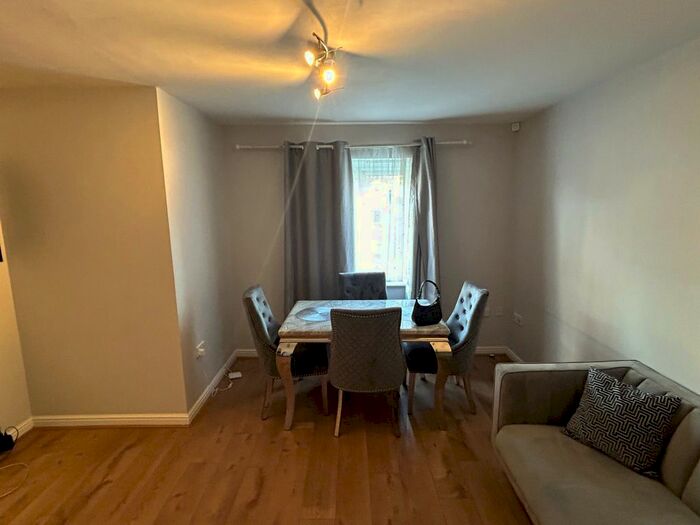 2 Bedroom Flat To Rent In Coniston Avenue, Purfleet Kent, RM19