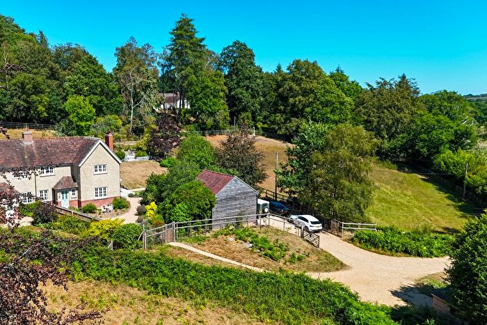 3 Bedroom Country House For Sale In Highwood Lane, Ringwood, BH24