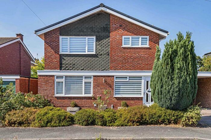 3 Bedroom Link Detached House For Sale In St. Andrews Close, Moreton-on-lugg, Hereford, Herefordshire, HR4