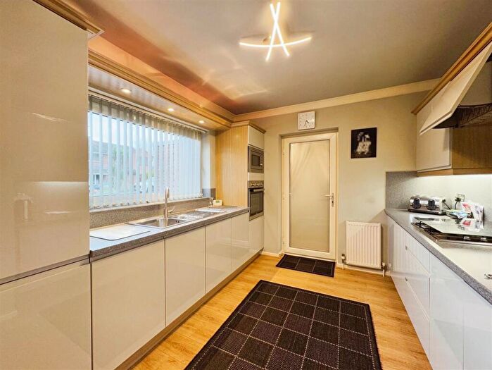 2 Bedroom Semi-Detached Bungalow For Sale In Strathaven Road, Carlton-In-Lindrick, Worksop, S81