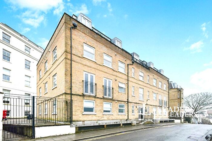 Studio To Rent In Howard Place, Brighton, East Sussex, BN1