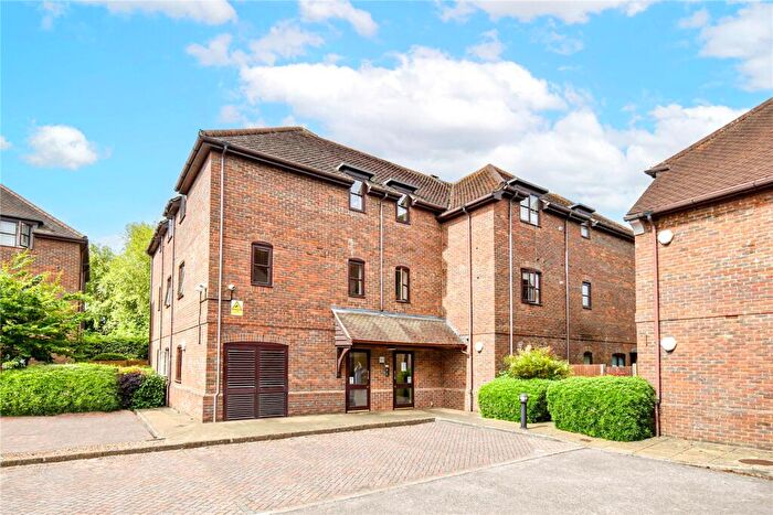 2 Bedroom Apartment For Sale In Bewicks Reach, Newbury, Berkshire, RG14
