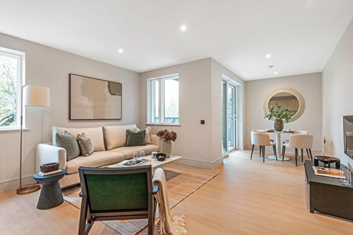 2 Bedroom Flat For Sale In Ashwood Gate, Herne Hill, SE24