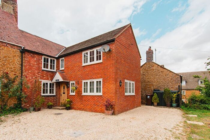 3 Bedroom Semi-Detached House For Sale In Manor Road, Great Bourton, OX17