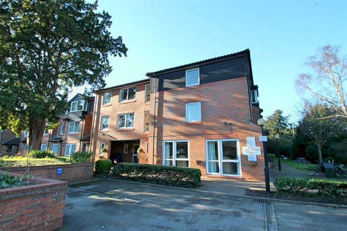 1 Bedroom Flat To Rent In Elstree Road, Bushey Heath, Bushey, WD23