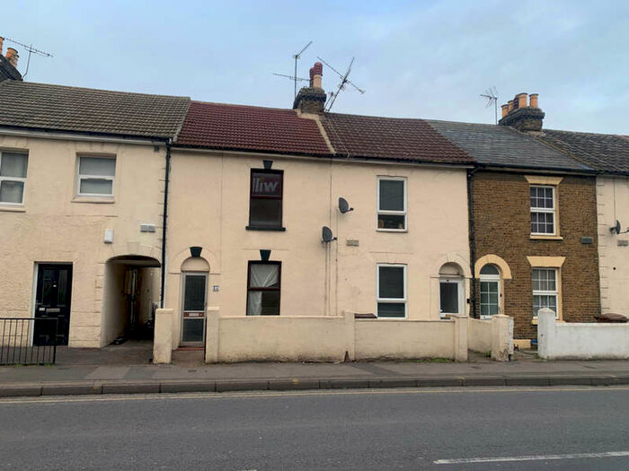 3 Bedroom Terraced House To Rent In Jeffery Street, Gillingham, ME7