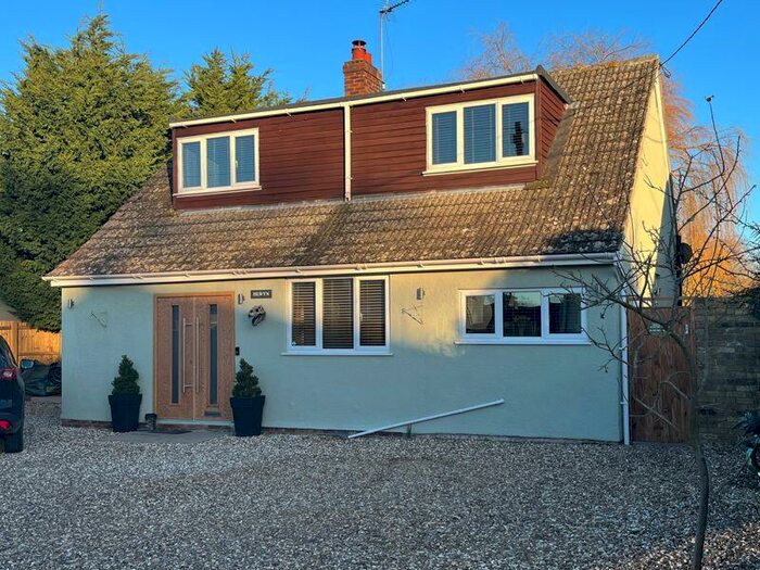3 Bedroom Detached House For Sale In Woolpit Road, Norton, IP31
