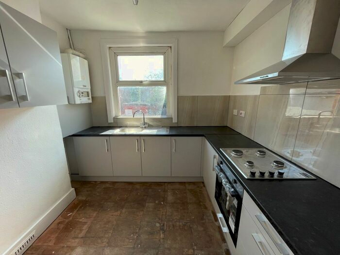 3 Bedroom Flat To Rent In Harrow, Middlesex, HA3