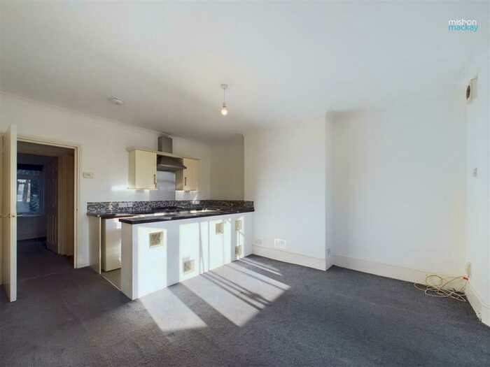 2 Bedroom Flat To Rent In Old Shoreham Road, Brighton, BN1
