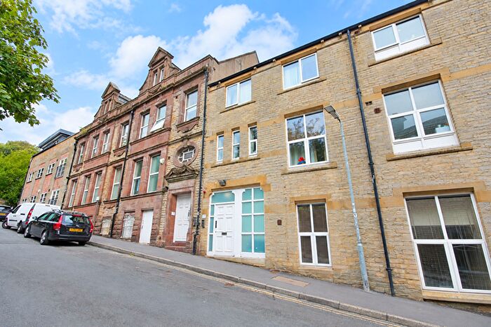 2 Bedroom Apartment To Rent In Rise Lane, Todmorden, OL14