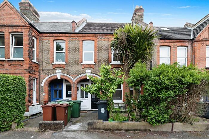 2 Bedroom Flat To Rent In Harris Street, Walthamstow, London, E17