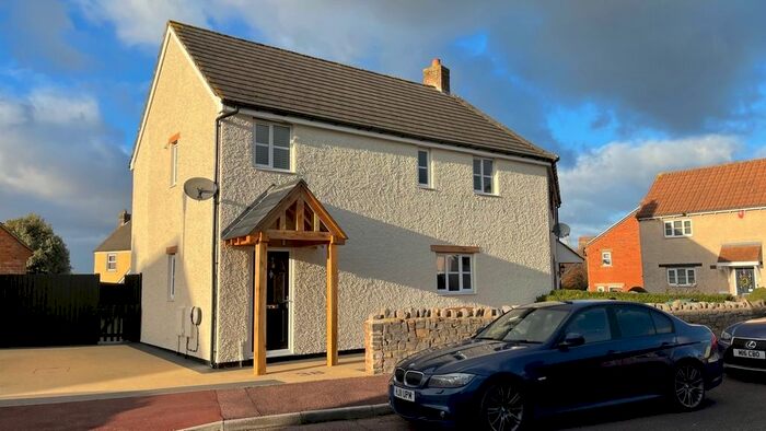 3 Bedroom Semi-Detached House To Rent In Cedern Avenue, Elborough, Weston-Super-Mare, BS24