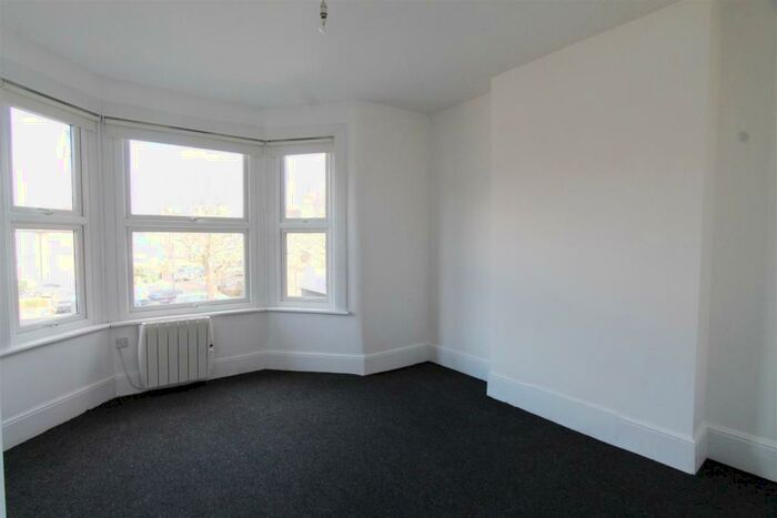 Studio To Rent In Well Hall Parade, Eltham, SE9