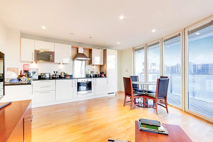 1 Bedroom Apartment To Rent In Trinity Tower, Quadrant Walk, E14