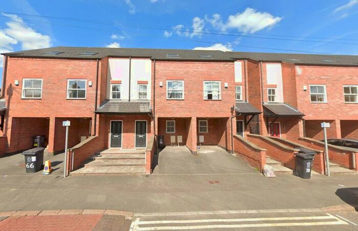 4 Bedroom House To Rent In Eastleigh Road, Off Narborough Road, Leicester, LE3