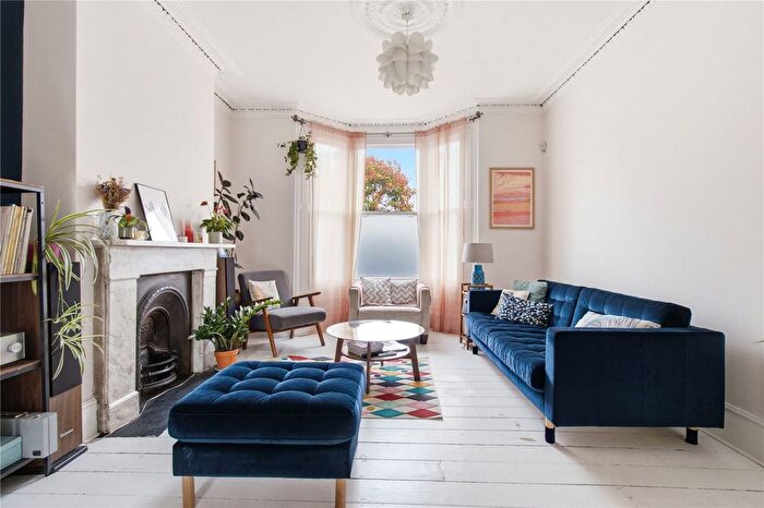 3 Bedroom Terraced House For Sale In Trinder Road, London, N19