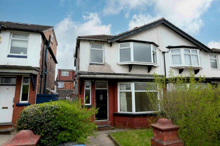 3 Bedroom Semi-Detached House To Rent In Winchester Avenue, Prestwich, M25