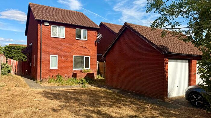3 Bedroom Detached House For Sale In Beverley Place, Springfield, MK6
