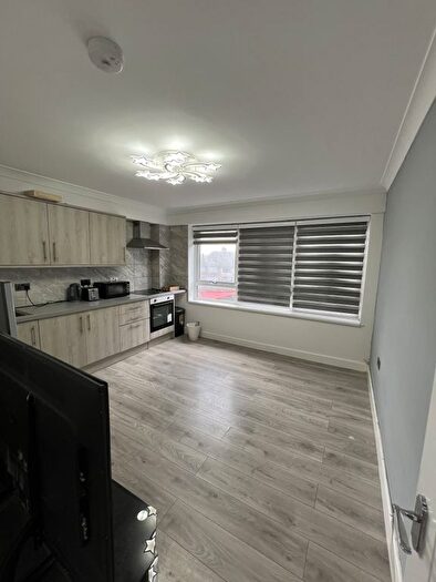 2 Bedroom Flat To Rent In Hepworth Gardens, Barking, IG11