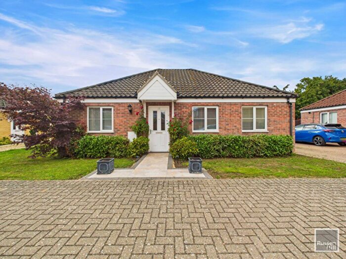 2 Bedroom Detached Bungalow For Sale In Memorial Way, Lingwood, NR13