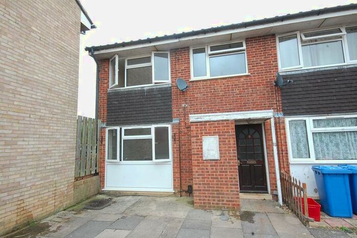 3 Bedroom Terraced House To Rent In Good Size House Alder Close, Desborough, NN14