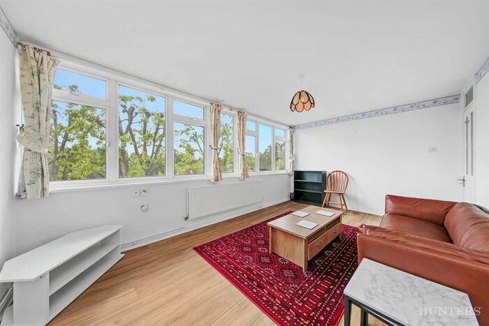 2 Bedroom Flat To Rent In Pembury Road, London, N17